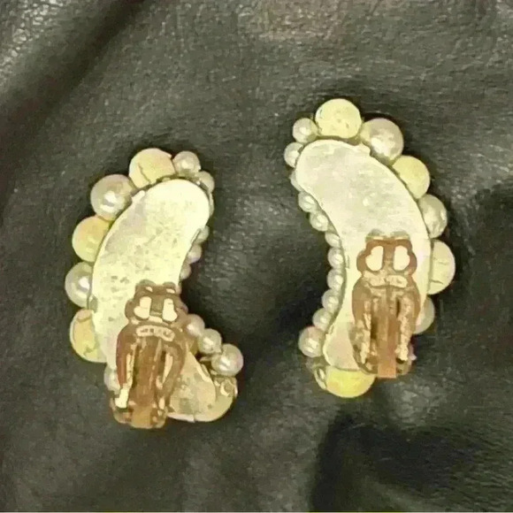 Vintage 1960s Japan pastel yellow beaded crescent clip on earrings - Picture 3 of 4